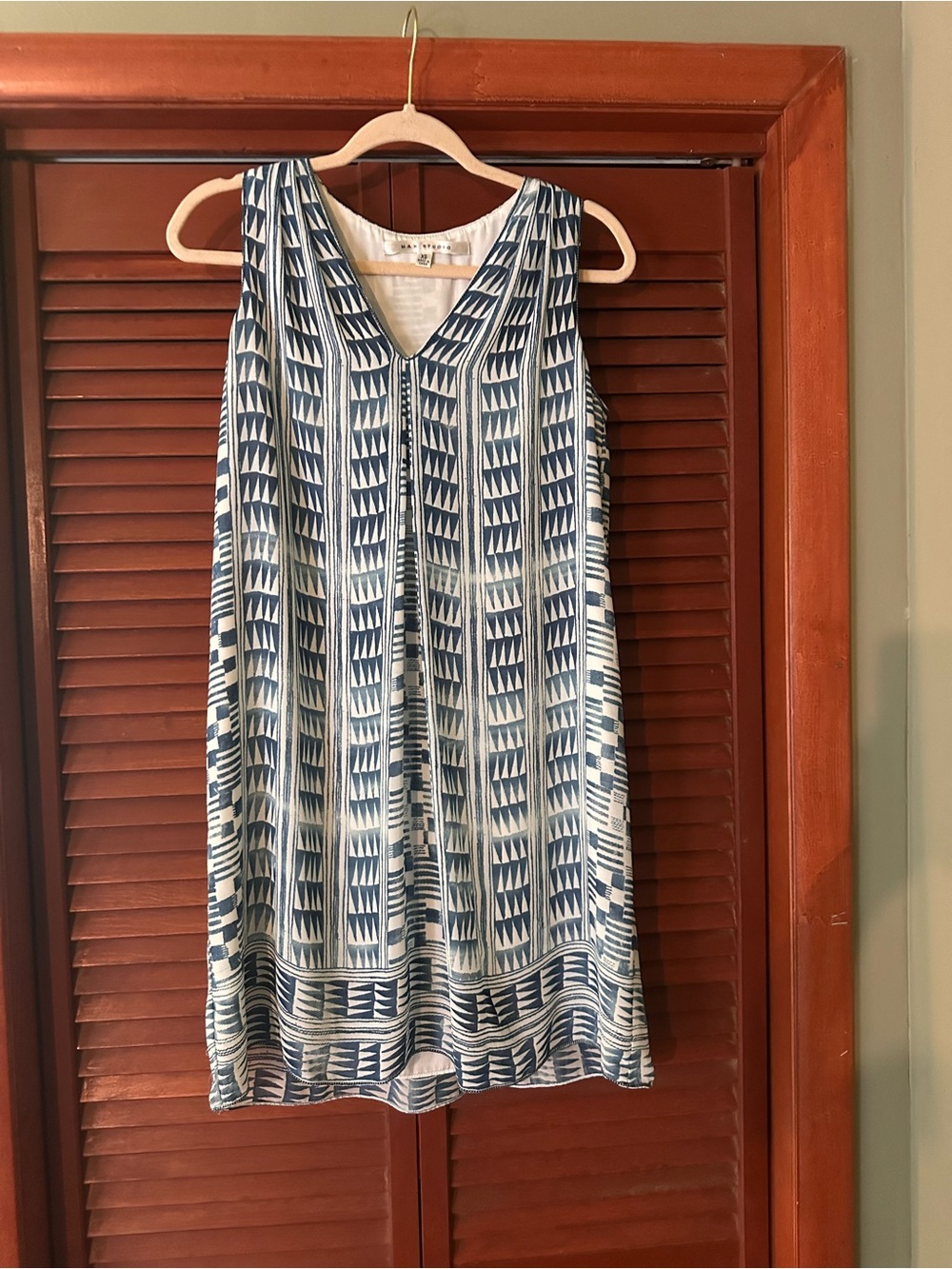 Max Studio Navy & White Geometric V‑Neck Shift Dress